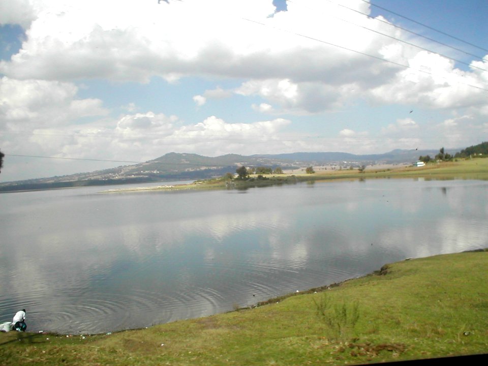 Laguna Villa Victoria pastito