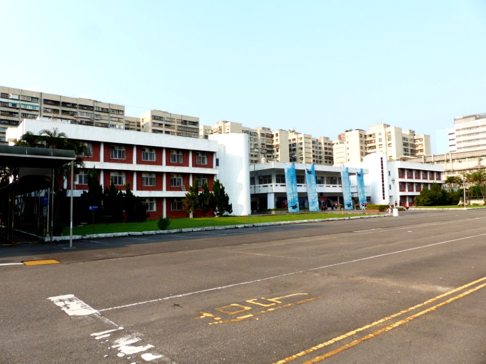 Library and Officers Dormitories of Former ROCAF Headquarters 20140405