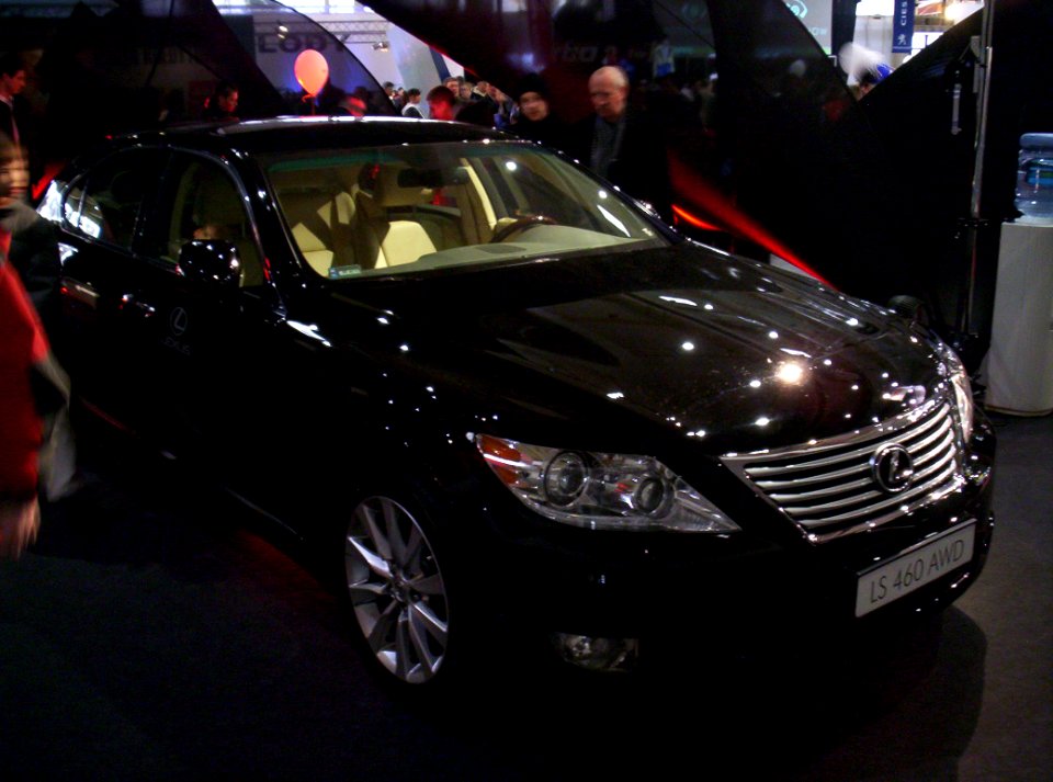 Lexus LS 460 front Poznan 2011