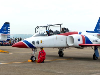 Li Jun-Ting, ROCAF Major, Pilot of Thundertigers AT-3 0842 Leaving Aircraft 20161126a