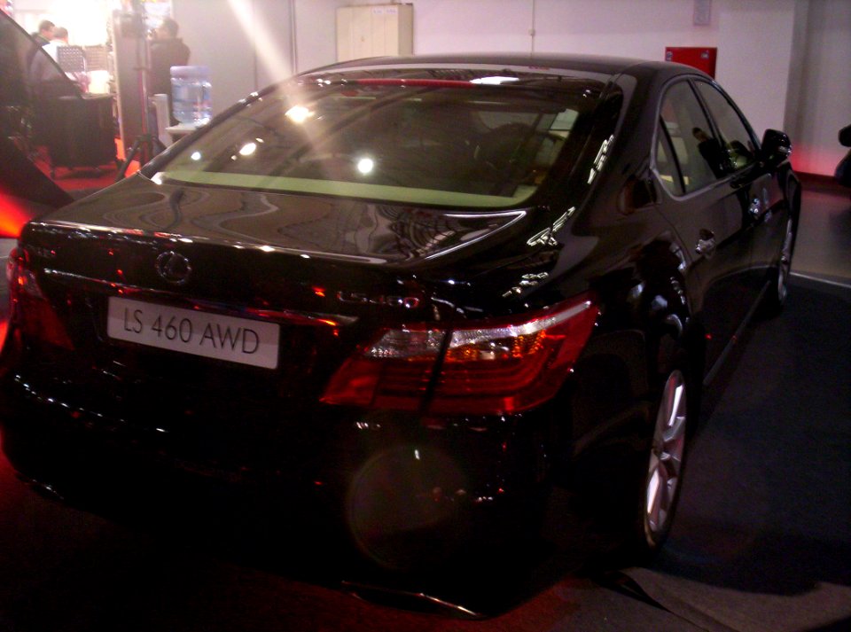 Lexus LS 460 rear Poznan 2011