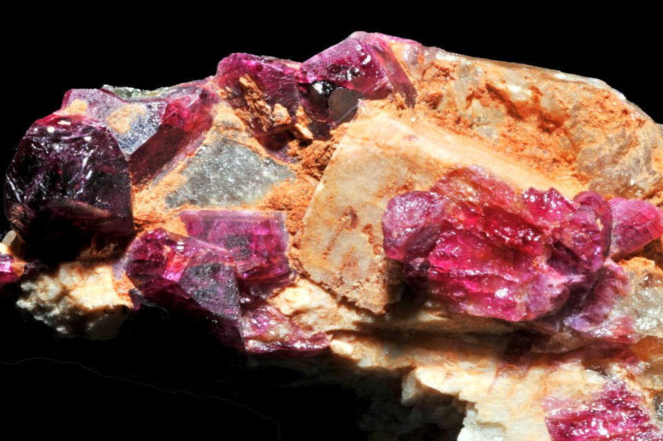 Liddicoatite, microcline