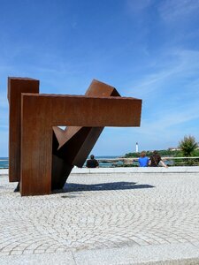 Outside travel sculpture metal