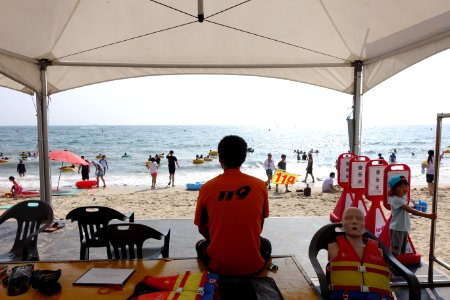 Lifeguard at Daecheon Beach in Korea - 2015 (RX10DSC01569)