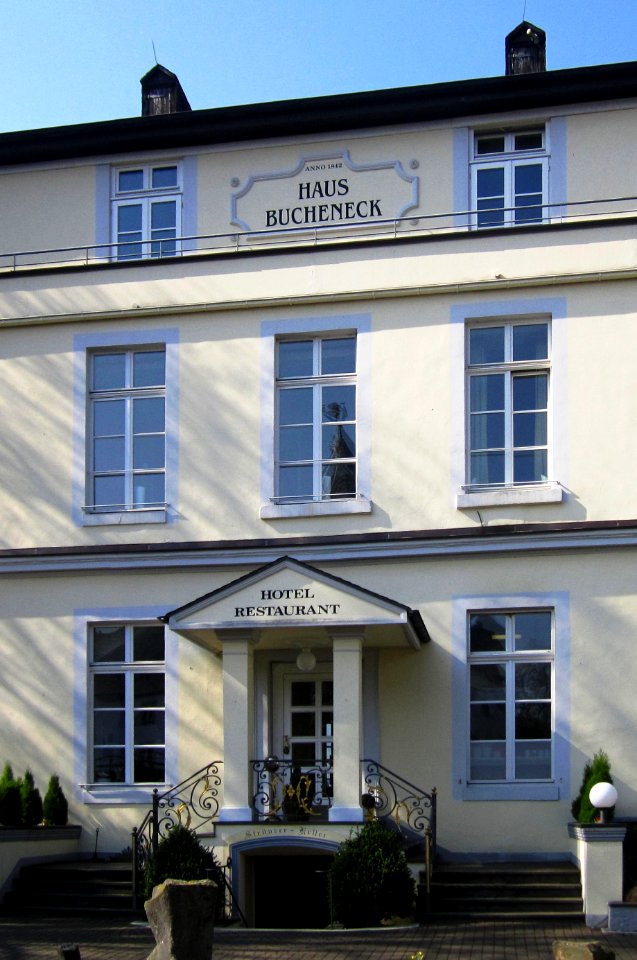 Linzhausenstraße 1. Linz am Rhein