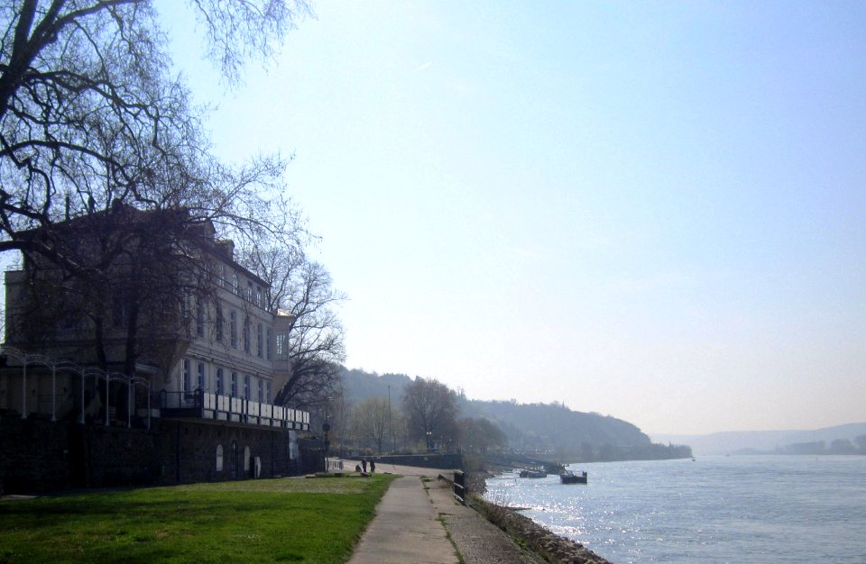 Linzhausenstraße 1- Linz am Rhein