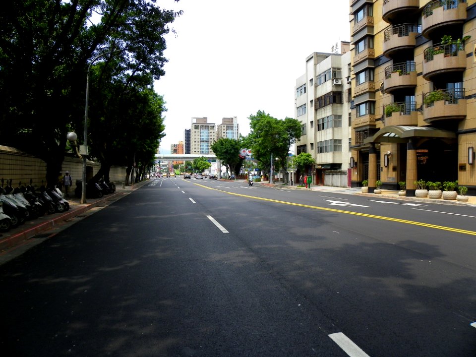 Linsen North Road North View 20100801b