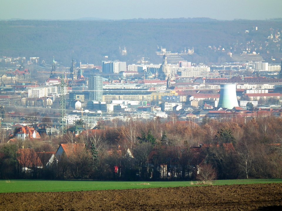 2020-12-30 Blick von der Otto-Harzer-Straße in Altfranken über Dresden 02