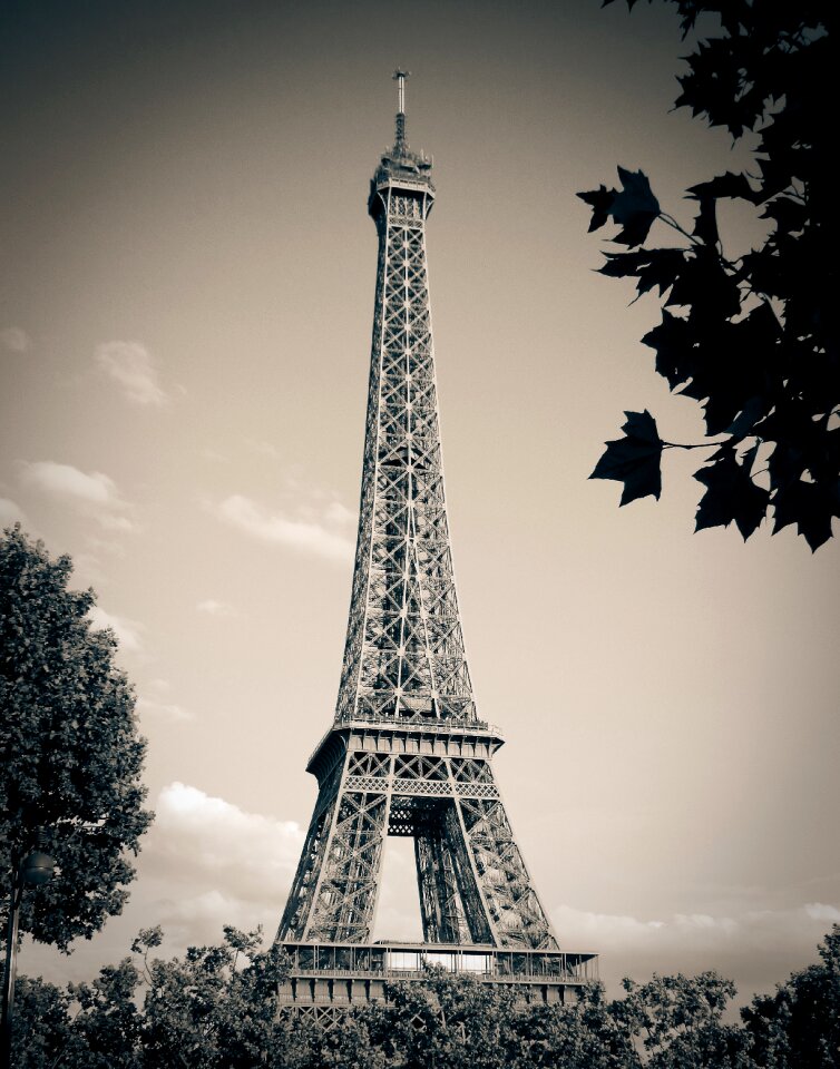 Tallest sky eiffel-tower