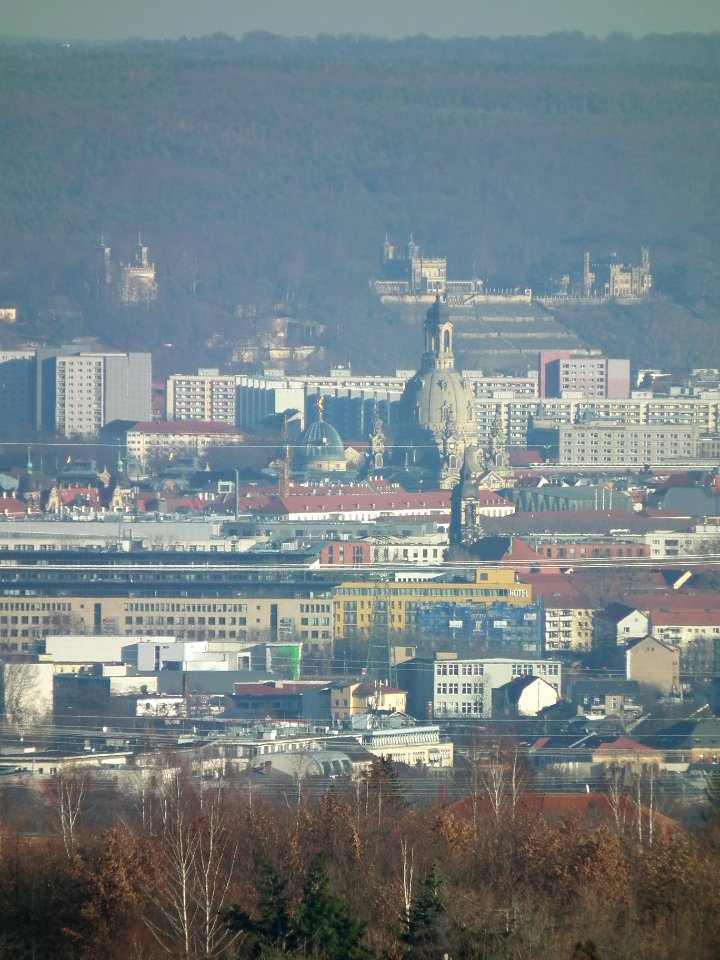 2020-12-30 Blick von der Otto-Harzer-Straße in Altfranken über Dresden 03