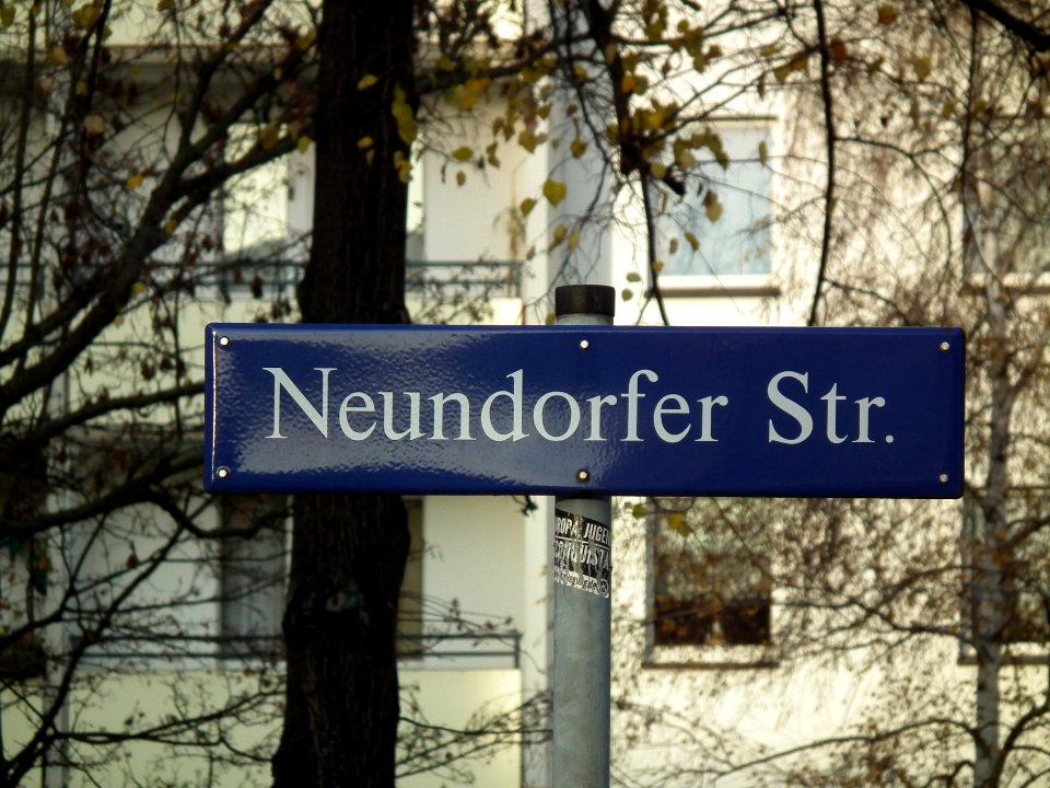 2020-11-18 Neundorfer Straße, Dresden 01