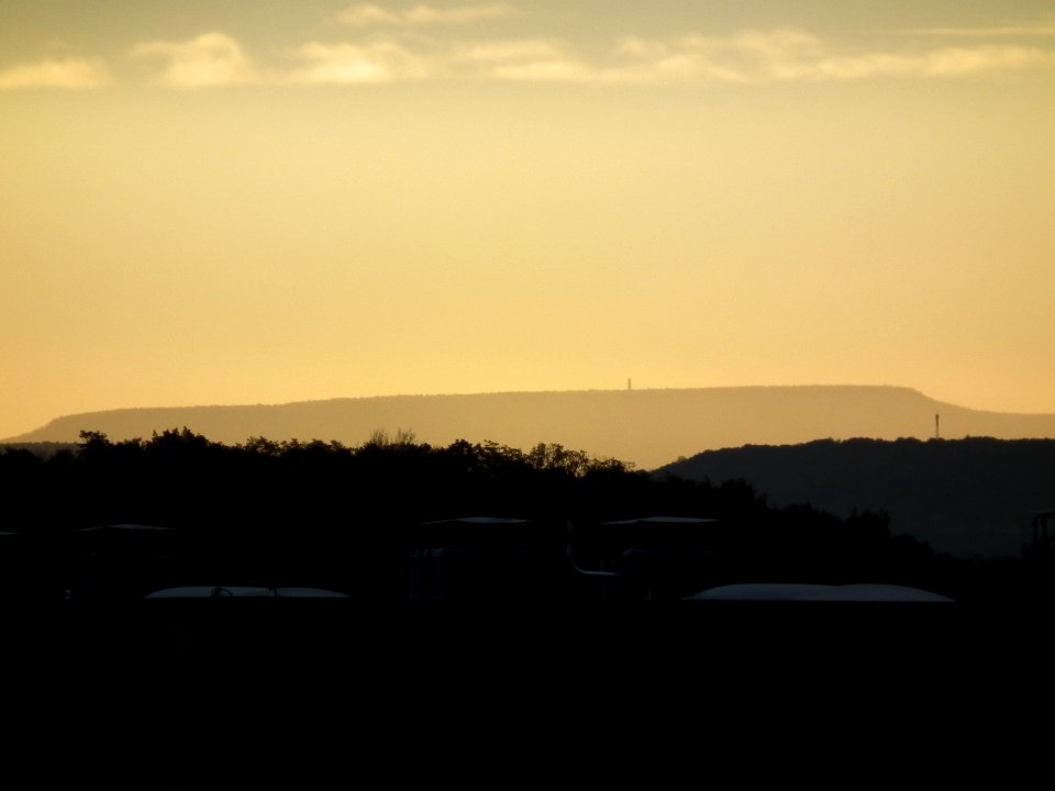 2020-10-28 Hoher Schneeberg, Blick von Dresden, Luftlinie ca. 53km