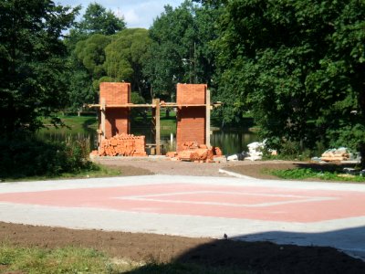 Сестрорецк СПб Строительство памятник рабочему СИЗ