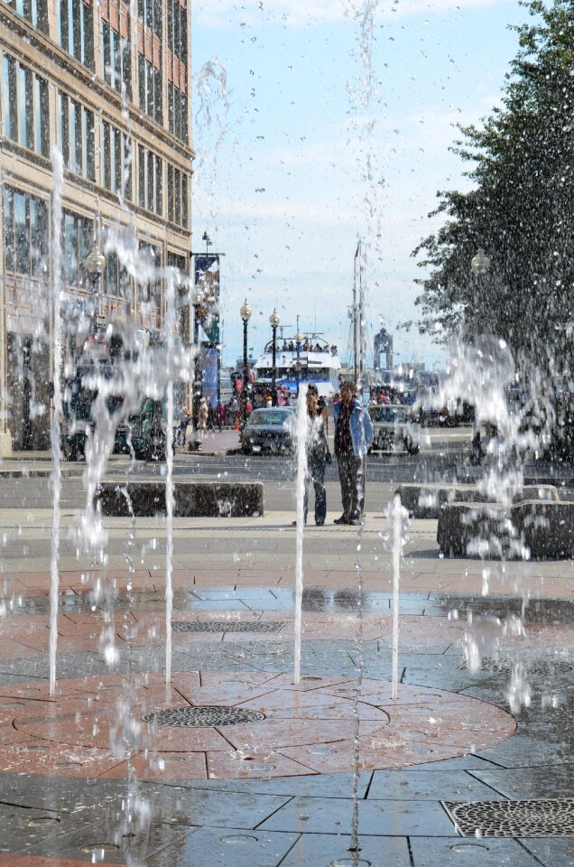 Water jet basin city