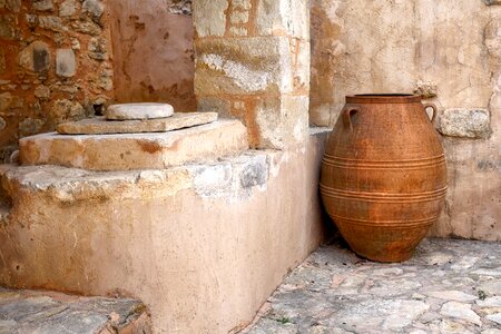 Antique storage crete