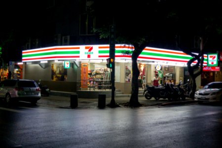 7-Eleven Yengshin Store in Christmas Eve 20131224