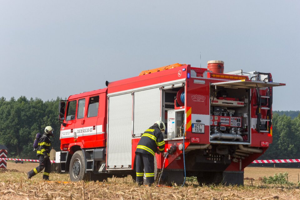 The rescuers red auto