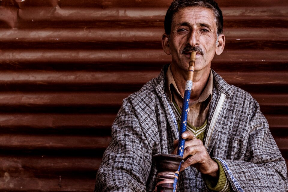 Man smoking kashmir kashmiri man smoking