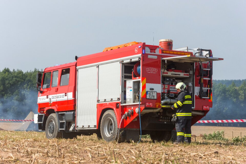 The rescuers red auto