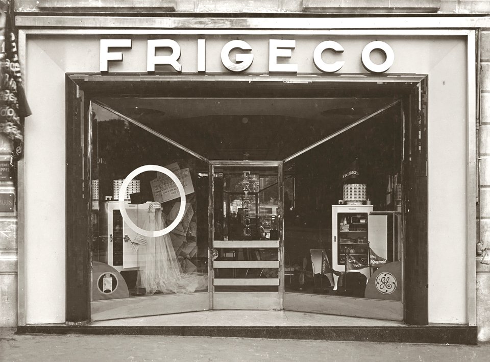 (5 ZC) René Crevel. Façade Frigéco