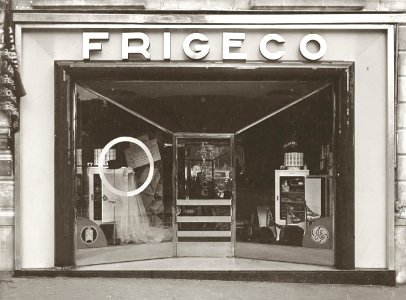 (5 ZC) René Crevel. Façade Frigéco