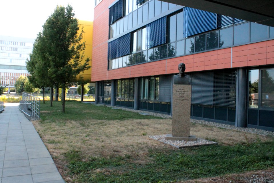 2013 Masaryk University Campus 20547