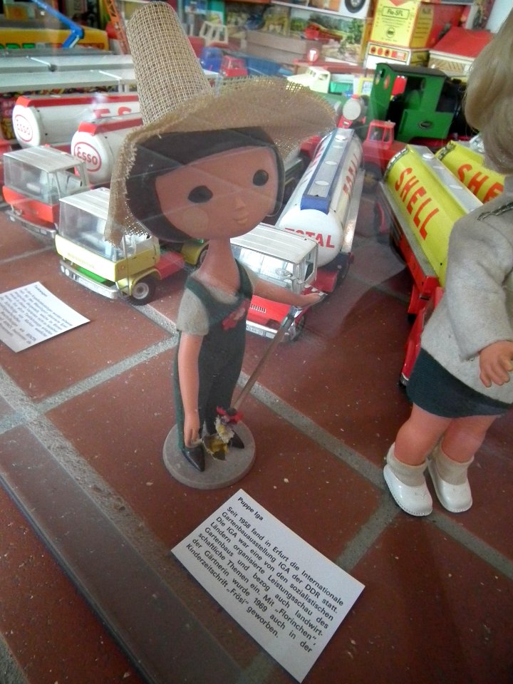 2020-01-25 Barockschloss Rammenau Sonderausstellung Erinnerungen aus Blech und Plaste - Modellspielzeug aus der DDR 04