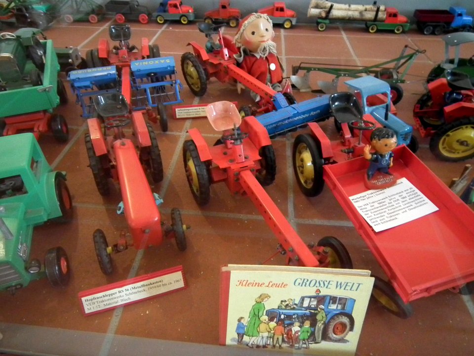 2020-01-25 Barockschloss Rammenau Sonderausstellung Erinnerungen aus Blech und Plaste - Modellspielzeug aus der DDR 61