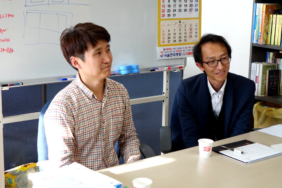 2015년 4월 21일 서울특별시 강북구 수유동 연두스튜디오 시민안전파수꾼 교재 관련 회의 김성민, 이주한 DSC09350