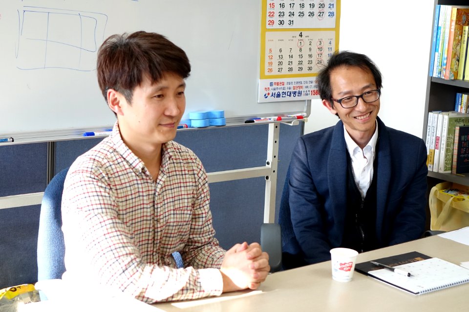 2015년 4월 21일 서울특별시 강북구 수유동 연두스튜디오 시민안전파수꾼 교재 관련 회의 김성민, 이주한 DSC09349
