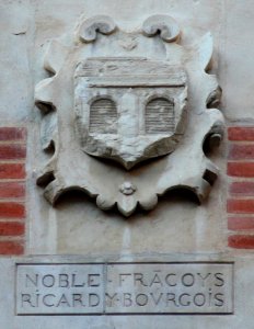 Coat of arms in Cour Henri IV Facoys