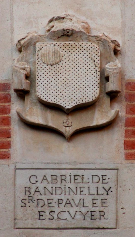 Coat of arms in Cour Henri IV Gabriel de Brandinelly