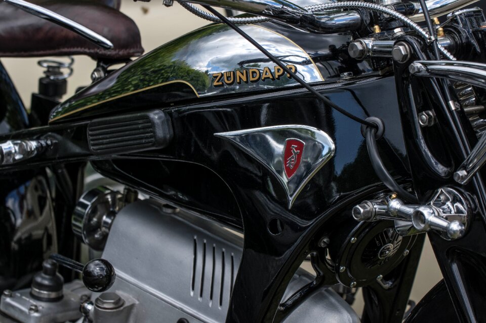 Vehicle motor motorcycle