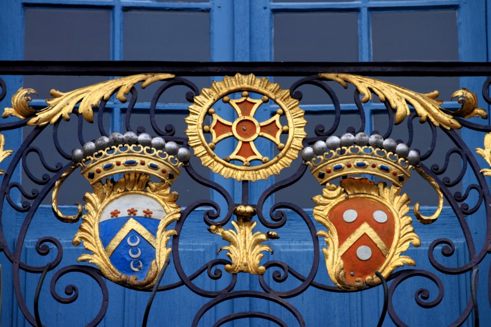 Coats of arms, balcony of Capitole of Toulouse 13