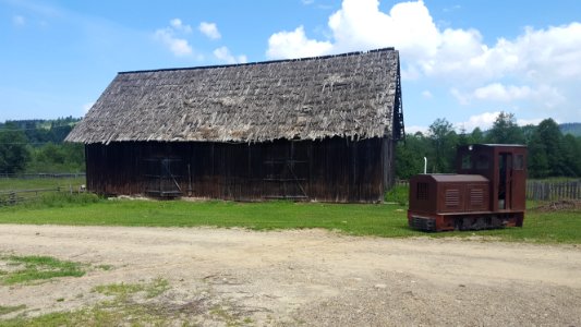 Comandau engine barn