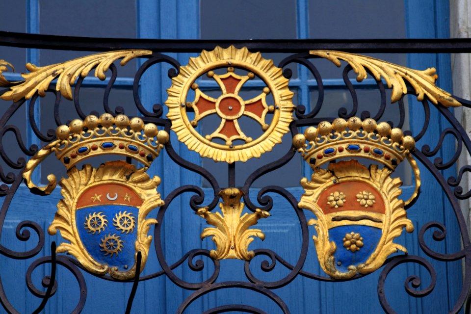 Coats of arms, balcony of Capitole of Toulouse 11