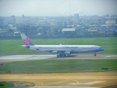 China Airlines B-18802 on North Runway of Taoyuan Intetnational Airport Ready to Take off 20140330