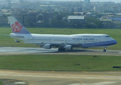 China Airlines B-18205 on North Runway of Taoyuan Intetnational Airport Ready to Take off 20130928