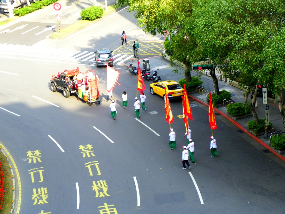 Ciyou Temple Mazu Cruise Parade 20131117-001