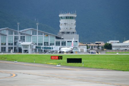 China Airlines Boeing 737-809 B-18605 Parked in Hualien Airport 20160813b