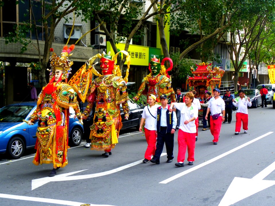 Ciyou Temple Mazu Cruise Parade 20131117-049