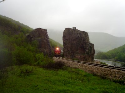 Cicavica rock train photo
