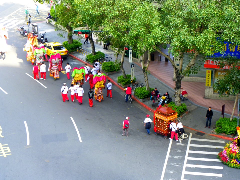 Ciyou Temple Mazu Cruise Parade 20131117-005