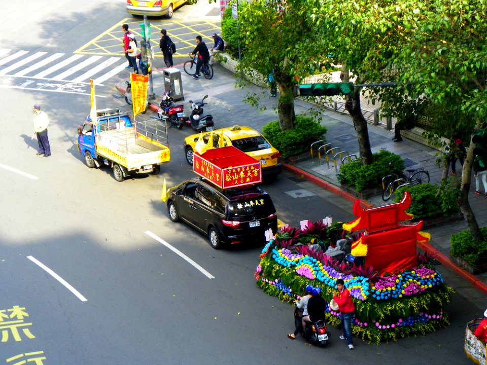 Ciyou Temple Mazu Cruise Parade 20131117-016