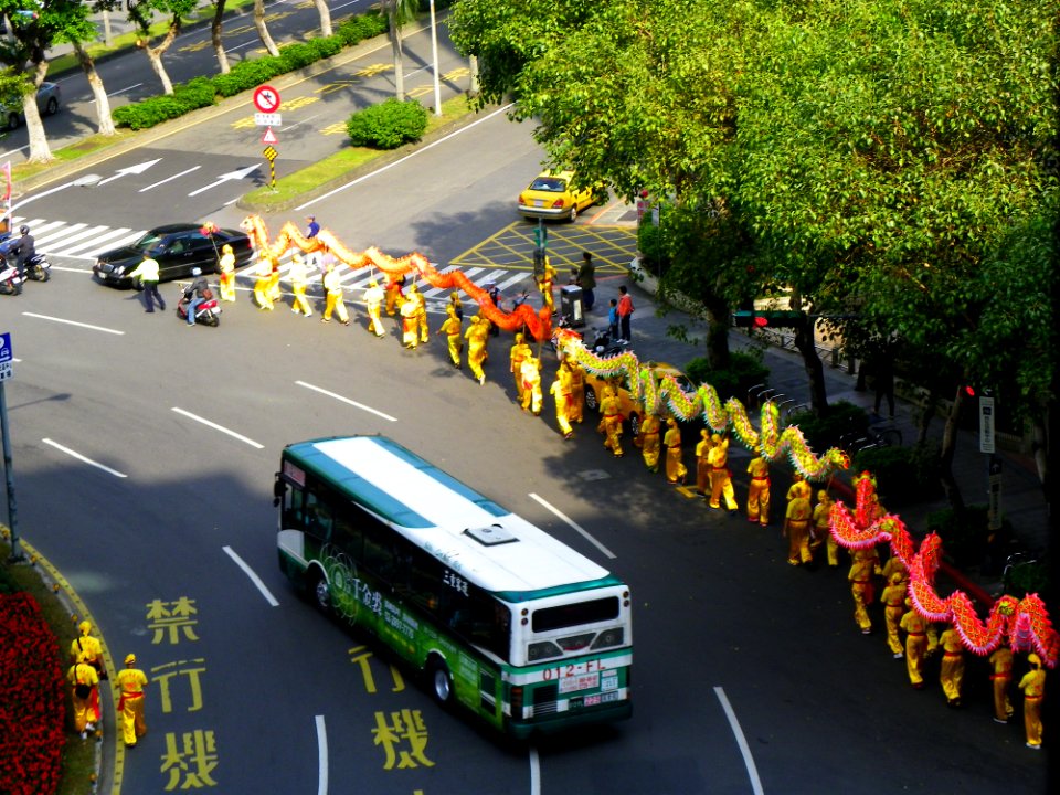 Ciyou Temple Mazu Cruise Parade 20131117-021