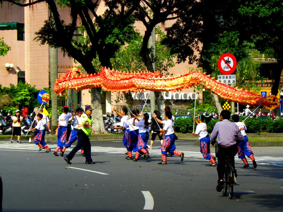 Ciyou Temple Mazu Cruise Parade 20131117-080