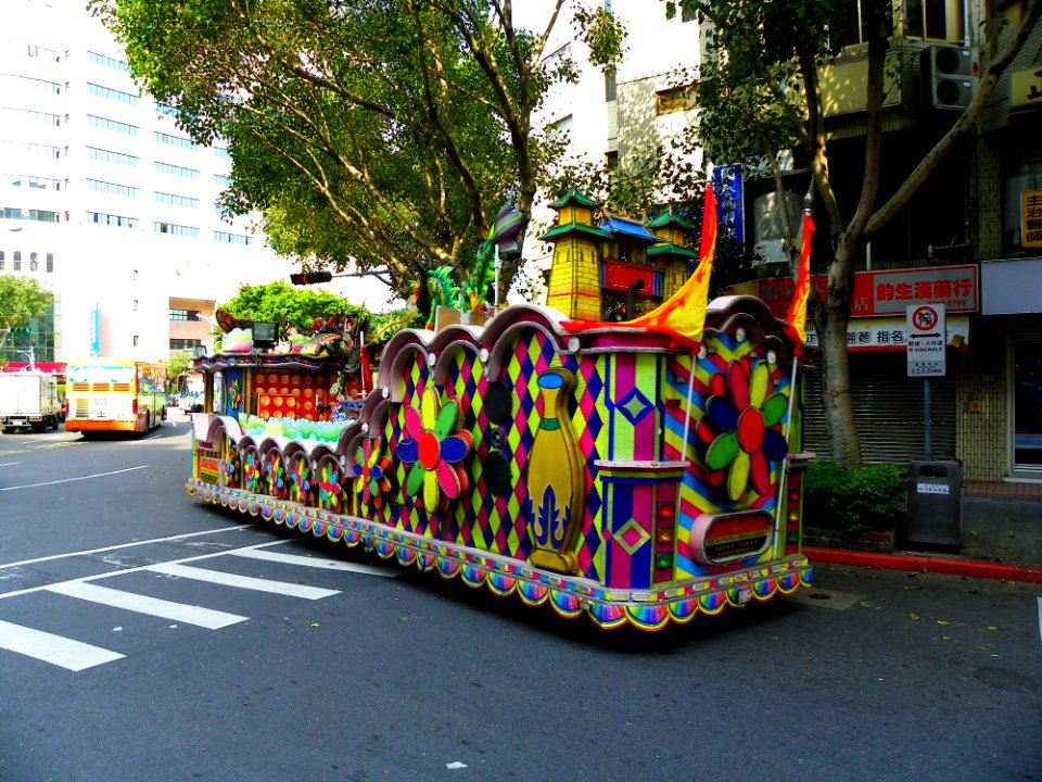 Ciyou Temple Mazu Cruise Parade 20131117-094