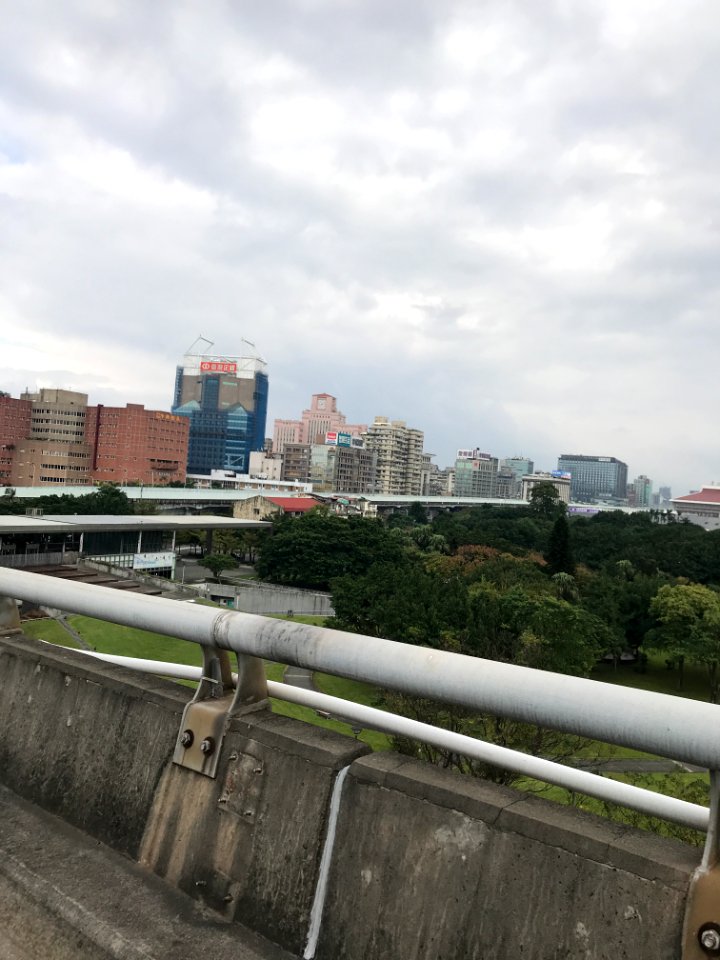 Civic Boulevard, Taipei View from Huanhe Expressway 20171229