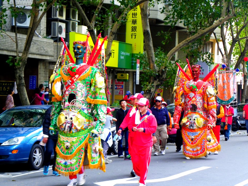 Ciyou Temple Mazu Cruise Parade 20131117-031