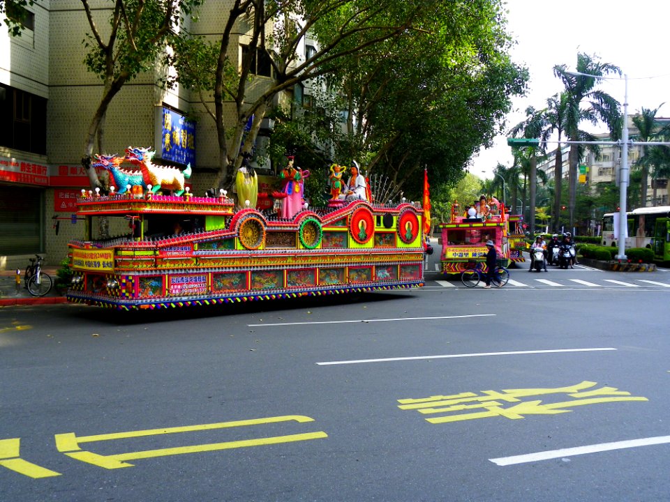 Ciyou Temple Mazu Cruise Parade 20131117-101